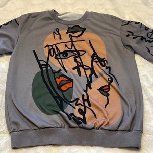 FUN Artistic sweatshirt